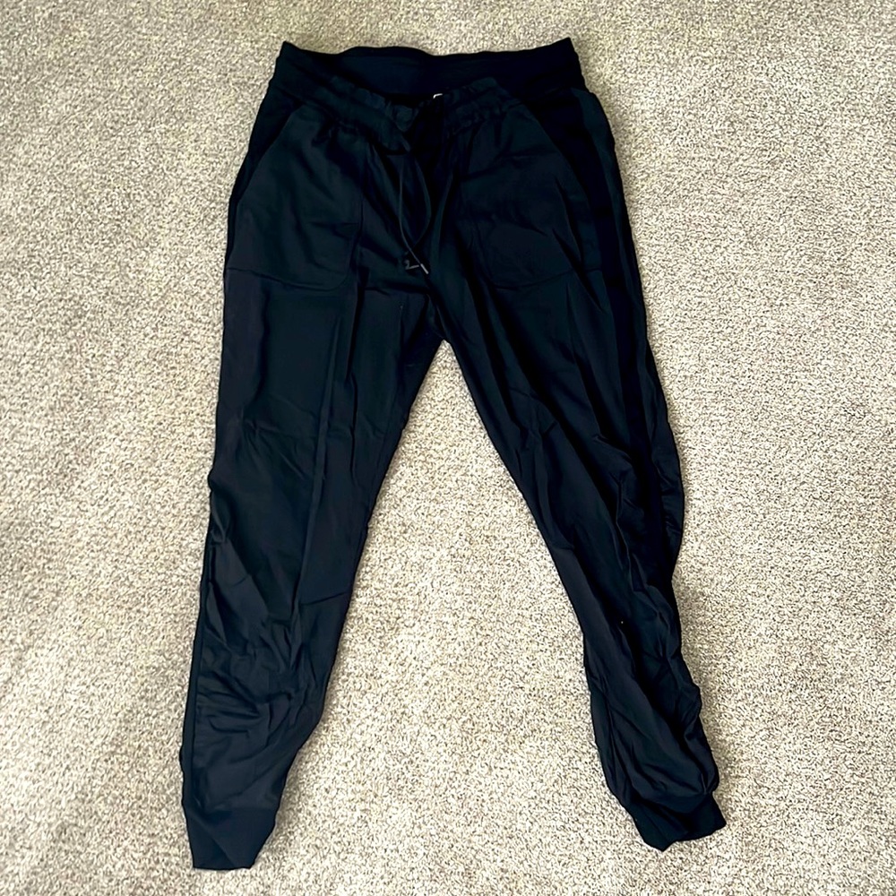 Lululemon joggers size 12 ! Great condition